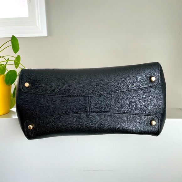 Coach Shoulder Bag - Picture 2 of 4